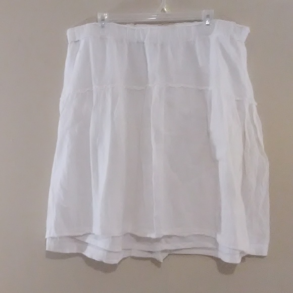 Old Navy Dresses & Skirts - Old Navy White Skirt. Old Navy Dresses & Skirts - Old Navy White Skirt.